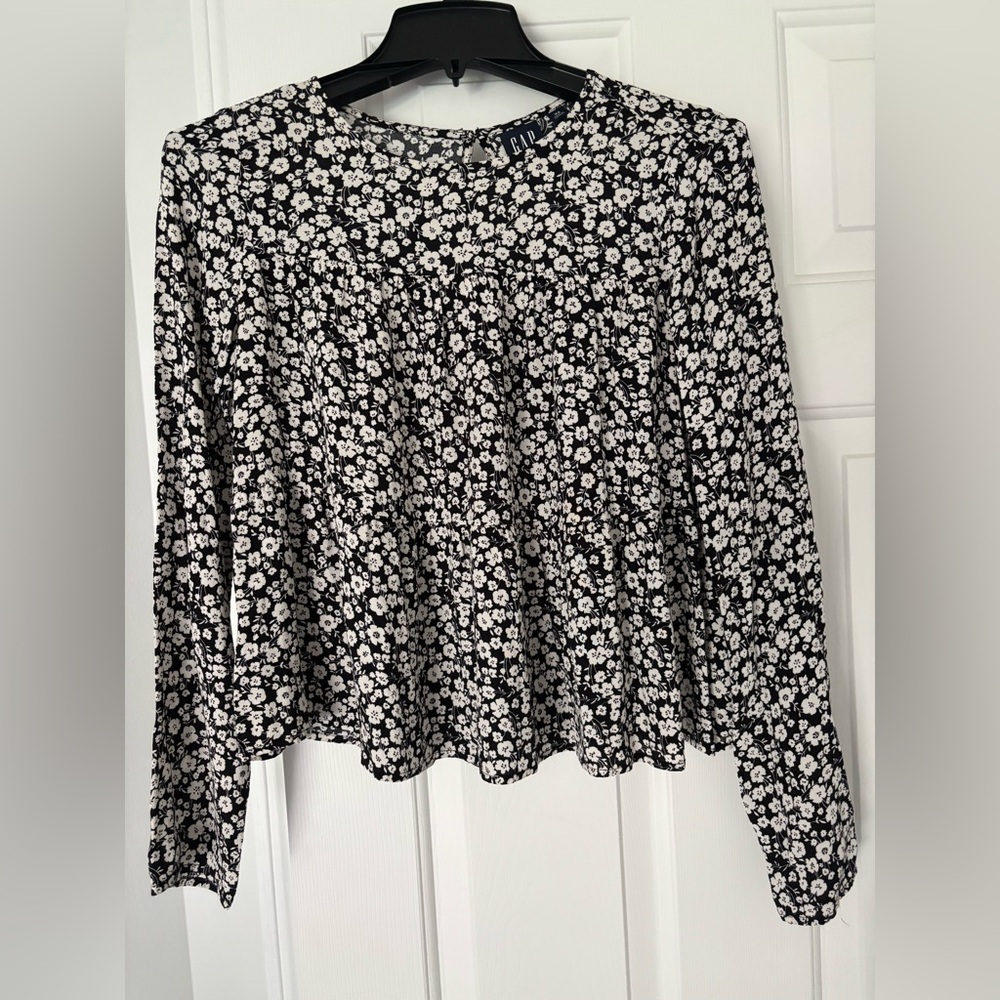 GAP Black and White Floral Top
